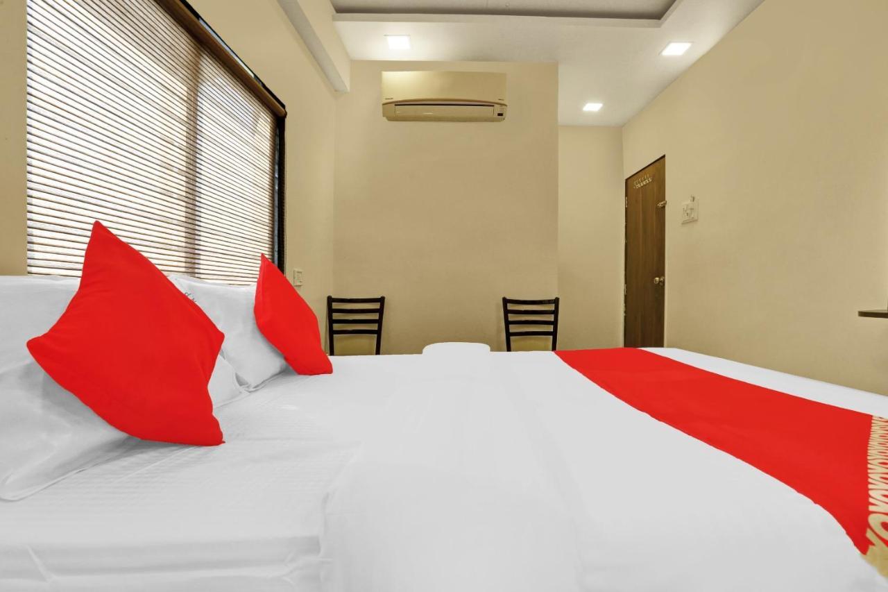 Hotel O Nandi Palace Lodging And Boarding Ulhāsnagar エクステリア 写真