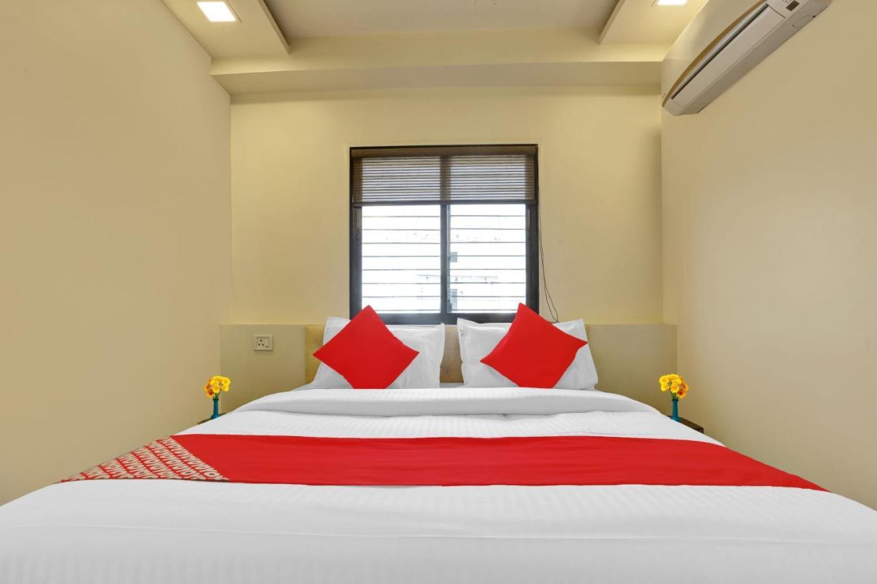 Hotel O Nandi Palace Lodging And Boarding Ulhāsnagar エクステリア 写真